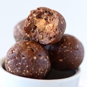 Peanut Butter Stuffed No-Bake Cookie Bites